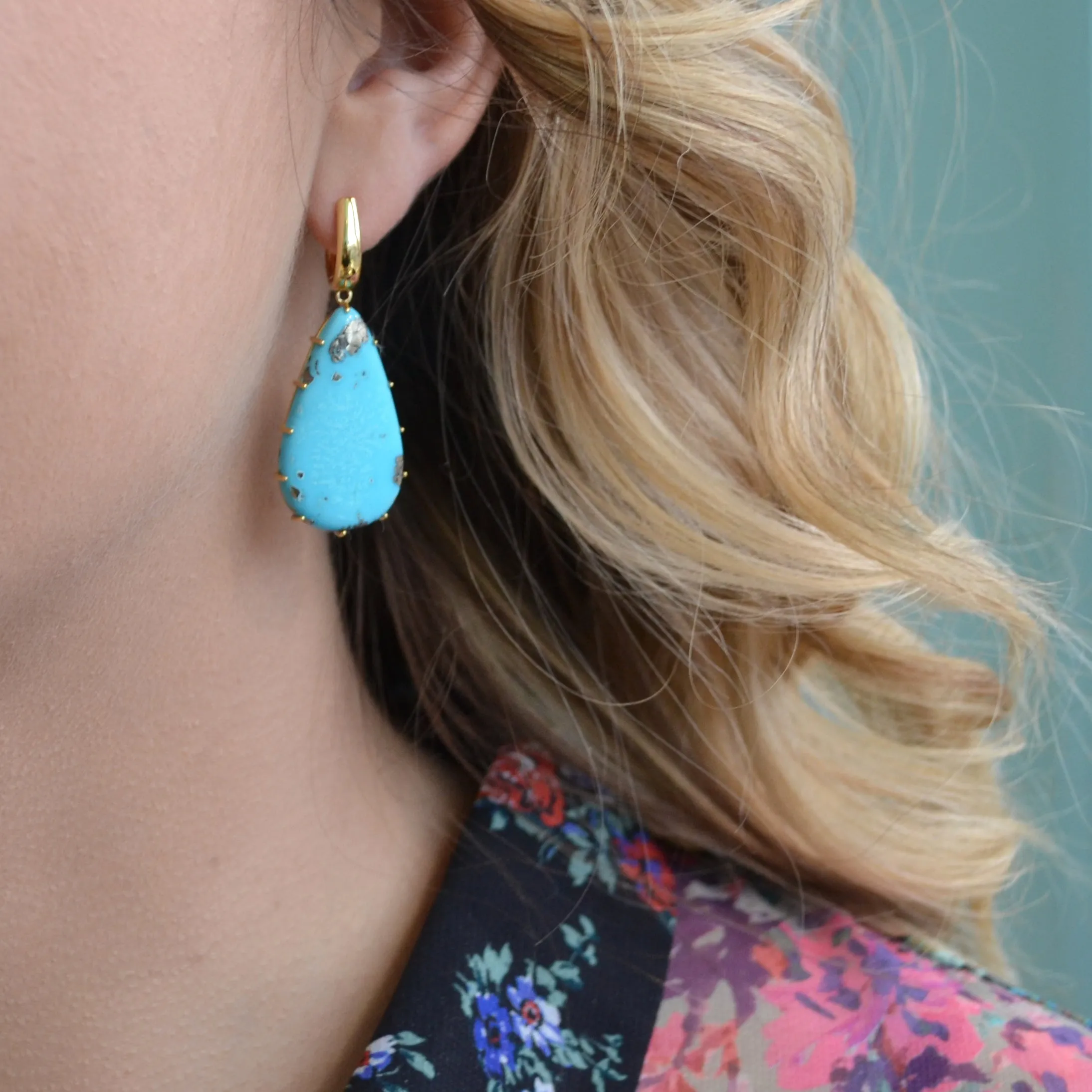 A & Furst - Sole - Drop Earrings with Turquoise, 18k Yellow Gold