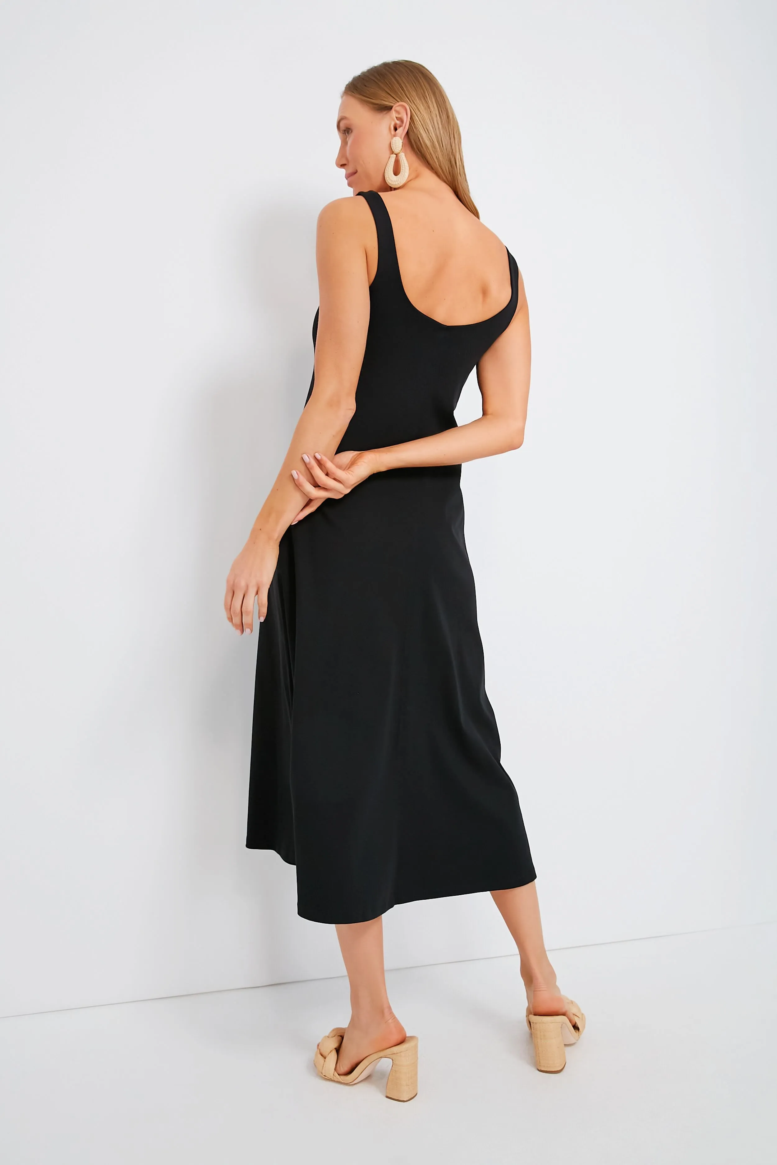 Black Sleeveless Trapeze Dress