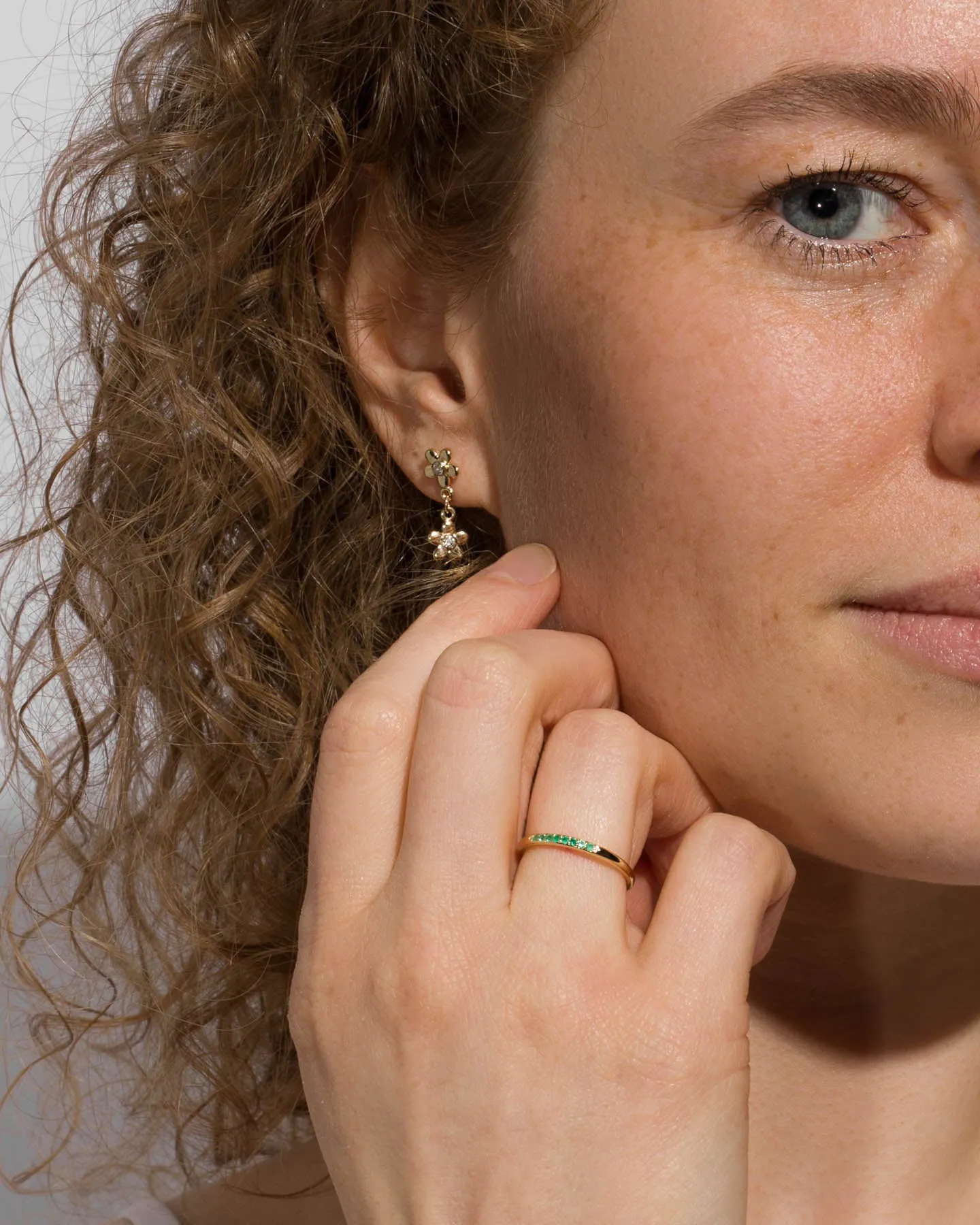 Daisy Earrings in Yellow Gold with lab grown Diamonds