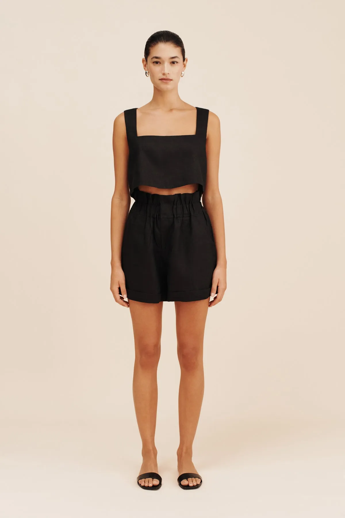 DUCKY SHORT - BLACK